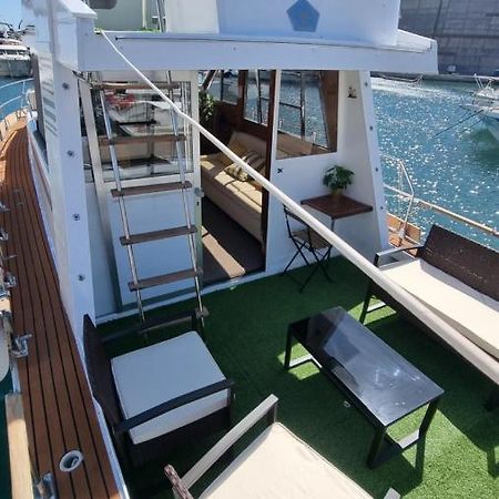Hotel Charming Boat House In Barcelona With Big Terrace And Solarium Sant Adria de Besos Exterior foto