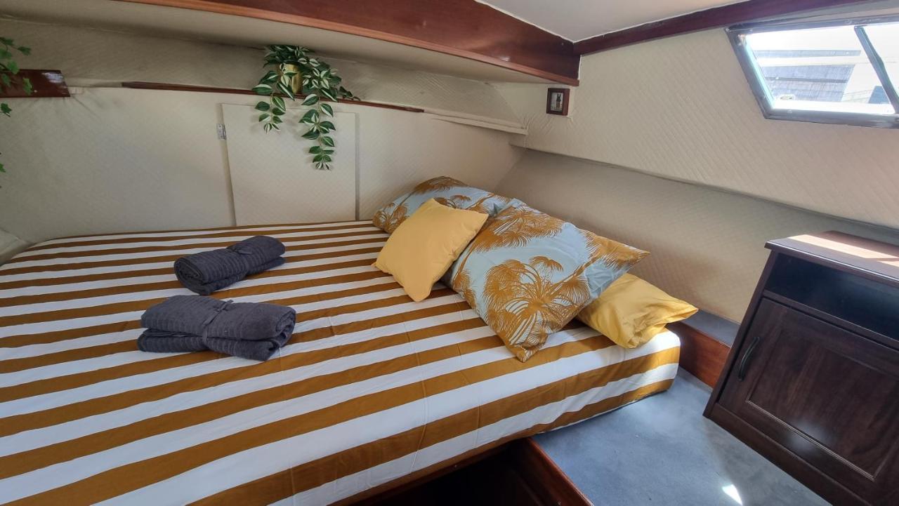 Hotel Charming Boat House In Barcelona With Big Terrace And Solarium Sant Adria de Besos Exterior foto