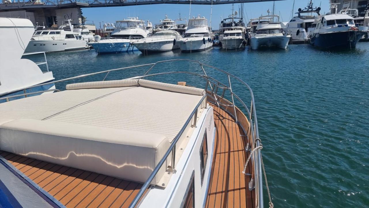 Hotel Charming Boat House In Barcelona With Big Terrace And Solarium Sant Adria de Besos Exterior foto