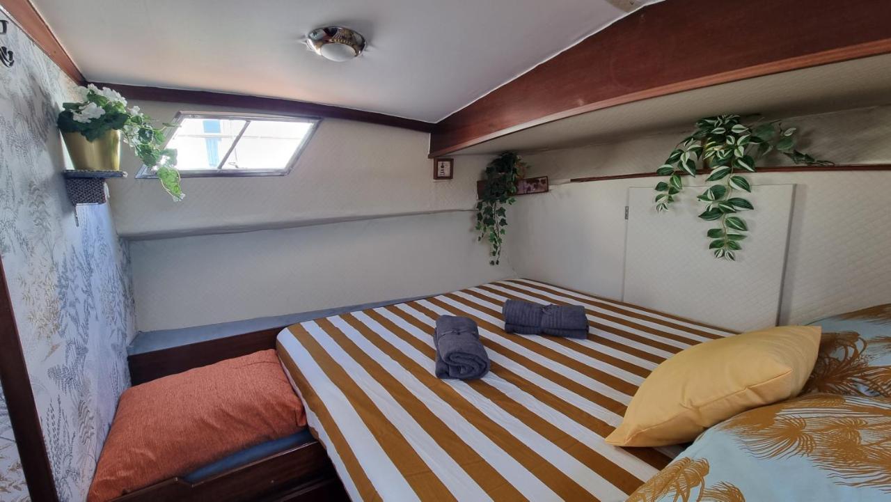 Hotel Charming Boat House In Barcelona With Big Terrace And Solarium Sant Adria de Besos Exterior foto