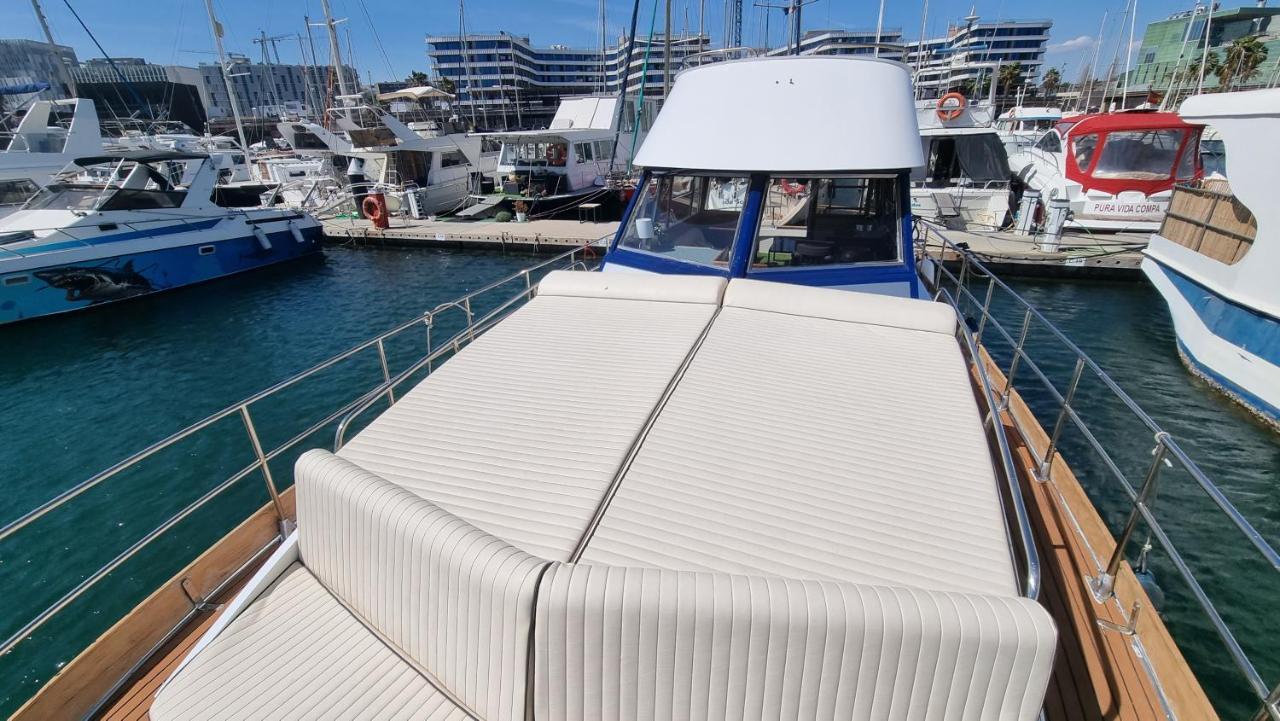 Hotel Charming Boat House In Barcelona With Big Terrace And Solarium Sant Adria de Besos Exterior foto