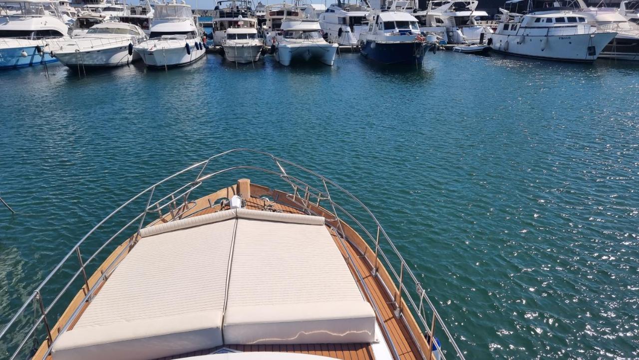 Hotel Charming Boat House In Barcelona With Big Terrace And Solarium Sant Adria de Besos Exterior foto