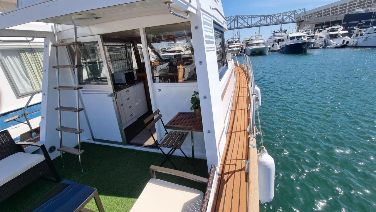 Hotel Charming Boat House In Barcelona With Big Terrace And Solarium Sant Adria de Besos Exterior foto