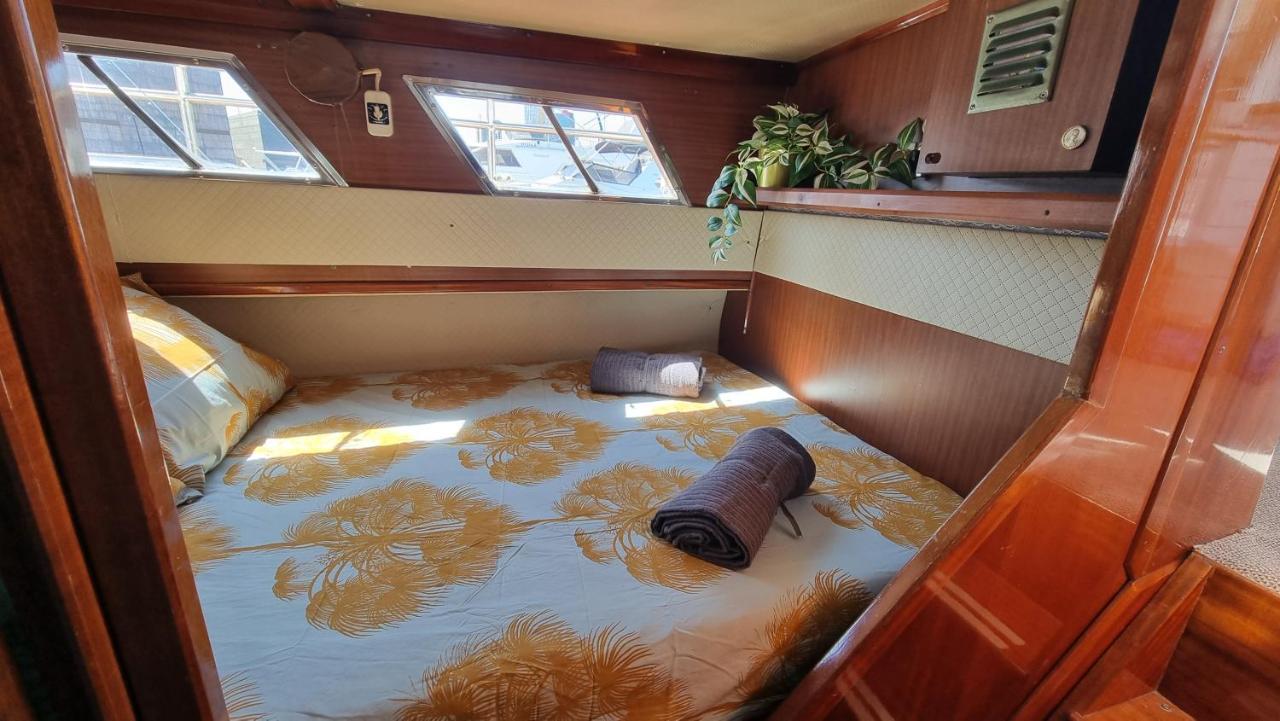 Hotel Charming Boat House In Barcelona With Big Terrace And Solarium Sant Adria de Besos Exterior foto
